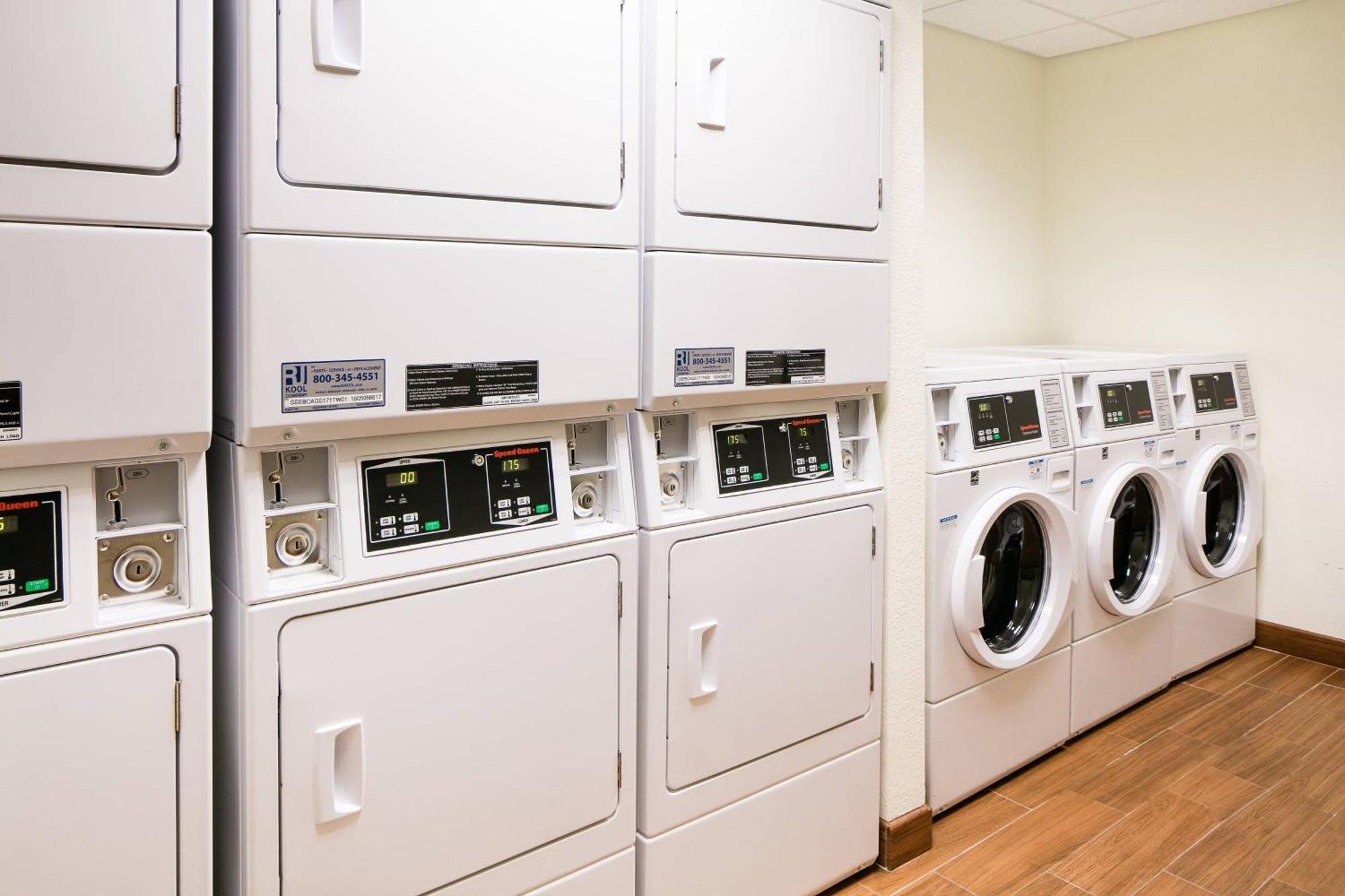 Towneplace Suites By Marriott Kansas City Airport Exteriör bild
