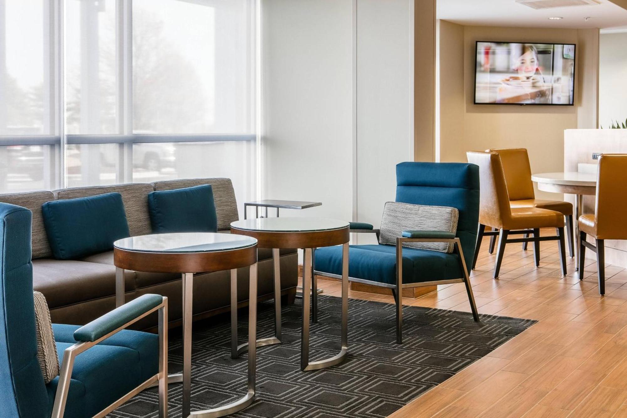 Towneplace Suites By Marriott Kansas City Airport Exteriör bild