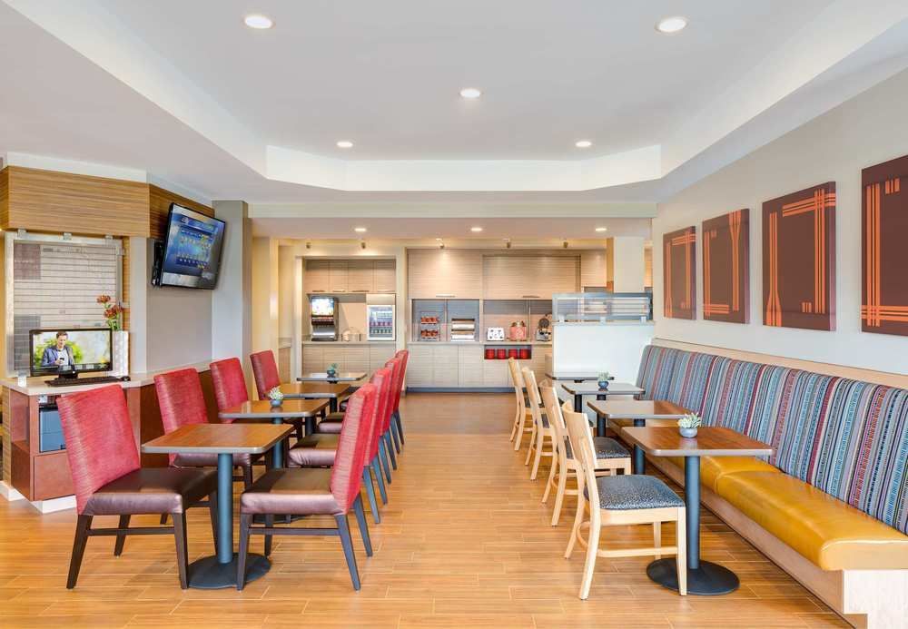 Towneplace Suites By Marriott Kansas City Airport Exteriör bild